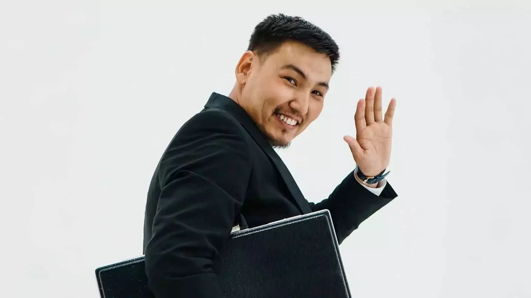 Блогер Сариев туралы сұмдық дерек белгілі болды