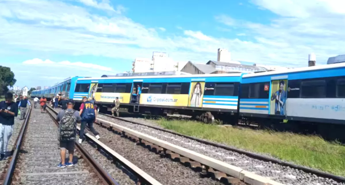 Поезд сошел с рельсов в Аргентине: есть пострадавшие