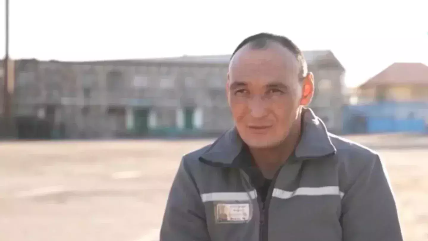 Мұрат Әбділдә түрмедегі камераластарына концерт қойып берді (ВИДЕО)