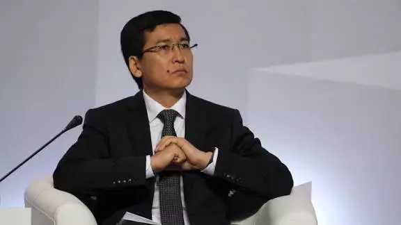 “Оқушылардың Instagram мен TikTok-қа кіруіне шектеу қою керек!” - Аймағамбетов маңызды бастама көтерді (ВИДЕО)