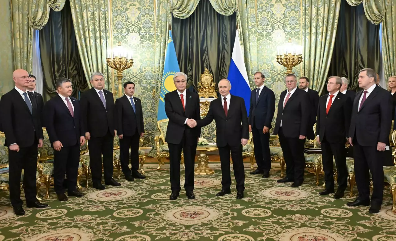 Торговля, инвестиции, ИИ: Токаев и Путин проводят переговоры в Кремле