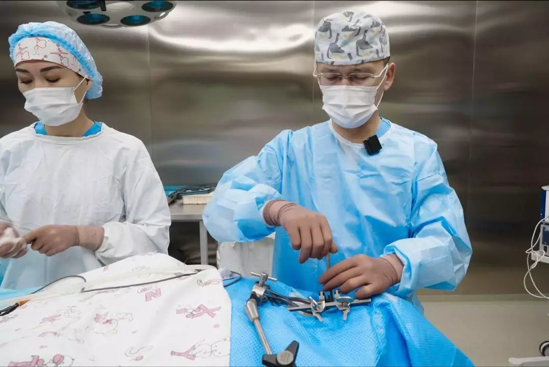 Пациентка из Канады приехала в Казахстан ради уникальной операции