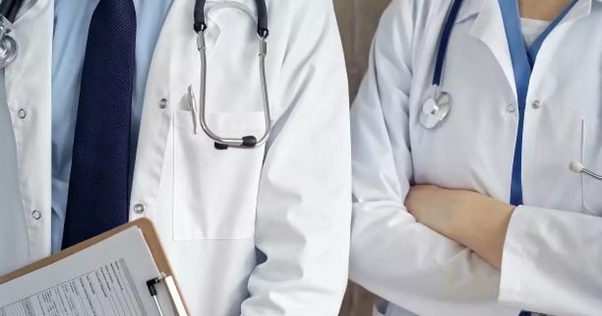   «Адам көп жүретін жерге бармаңыздар!»: дәрігер қазір тарап жатқан вирус жайлы ескертті   