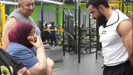 "Нет денег на проезд" Айтым Жакупов помог участнице проекта найти работу