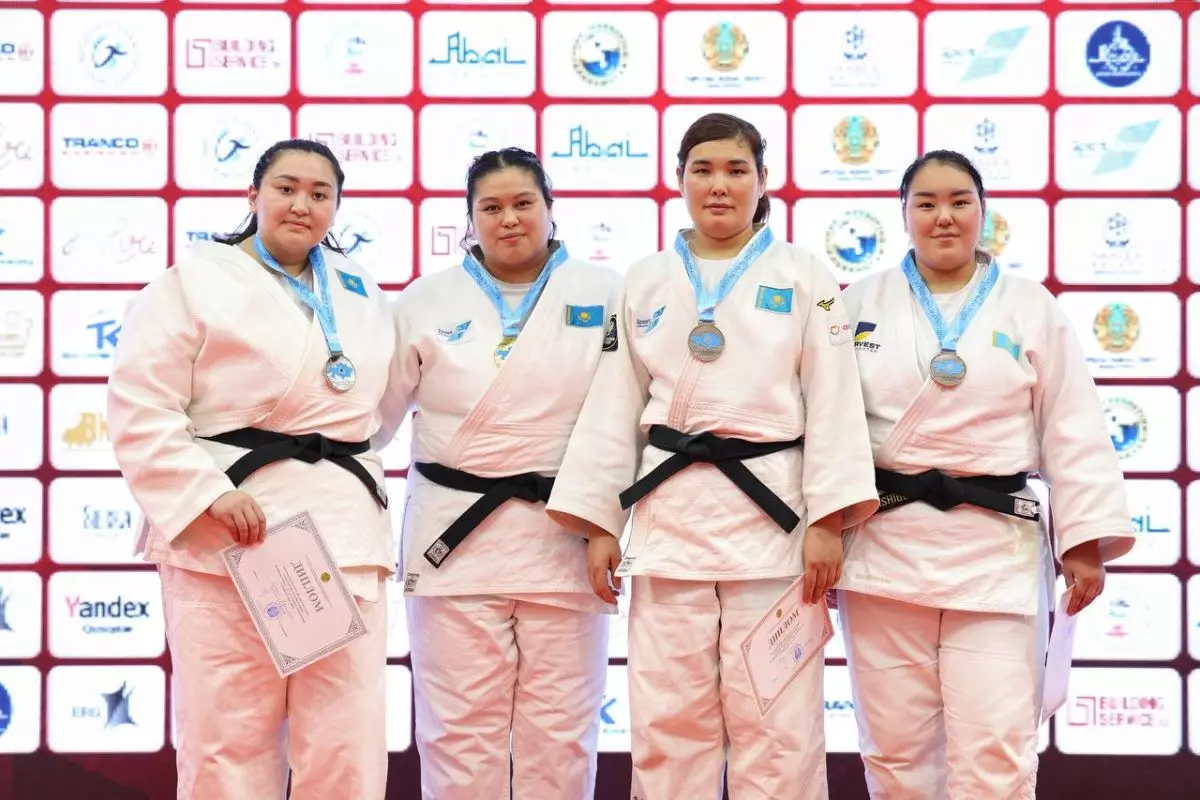 Көктемде ана атанған Кәмила Берліқаш ел чемпионатында күміс жүлде иеленді