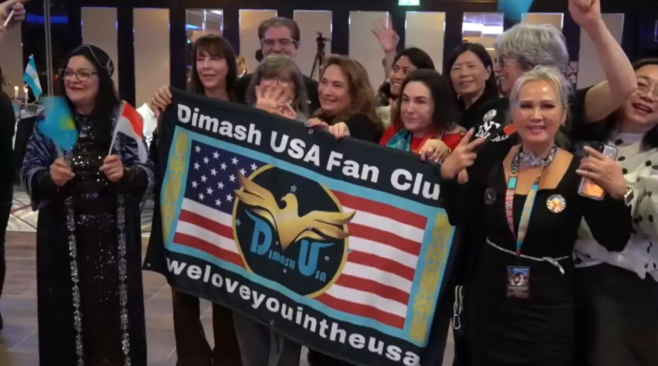 Димаш әлемді қазақша сөйлетті