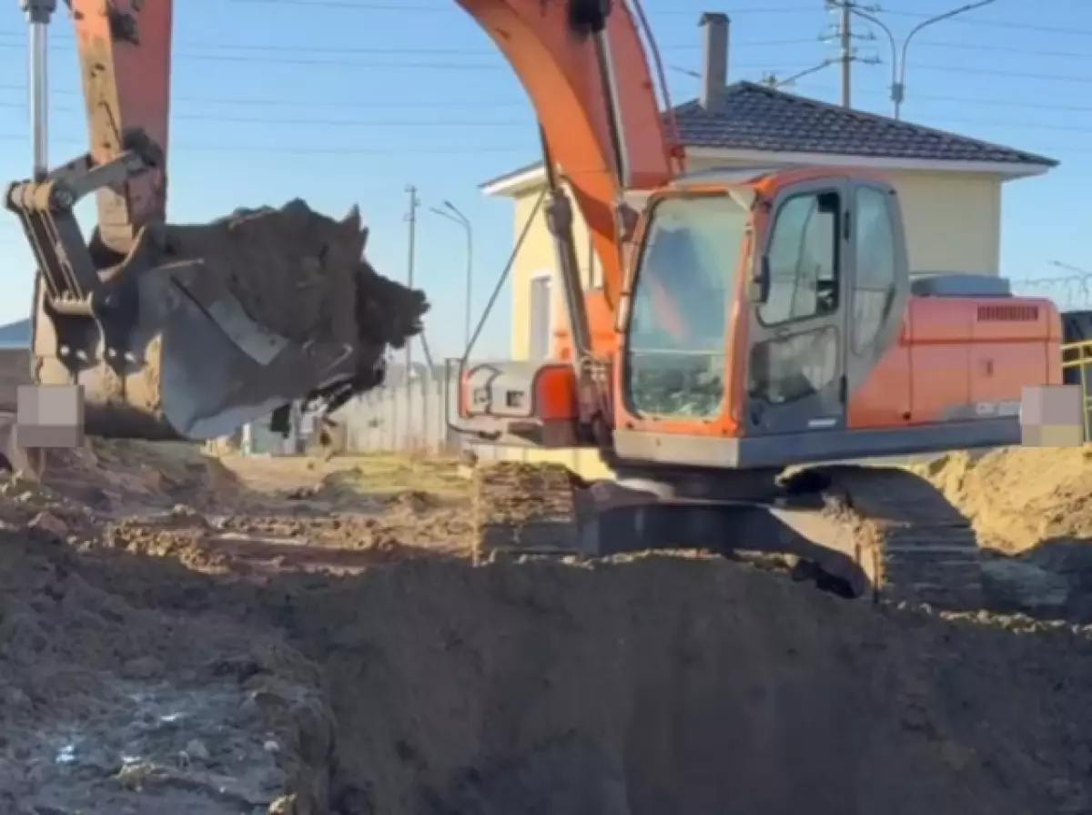 Эвакуирована семья: нечистоты затопили участки в Костанае