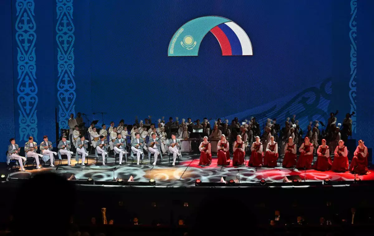 Президенты Казахстана и России посетили Гала-концерт в Большом театре