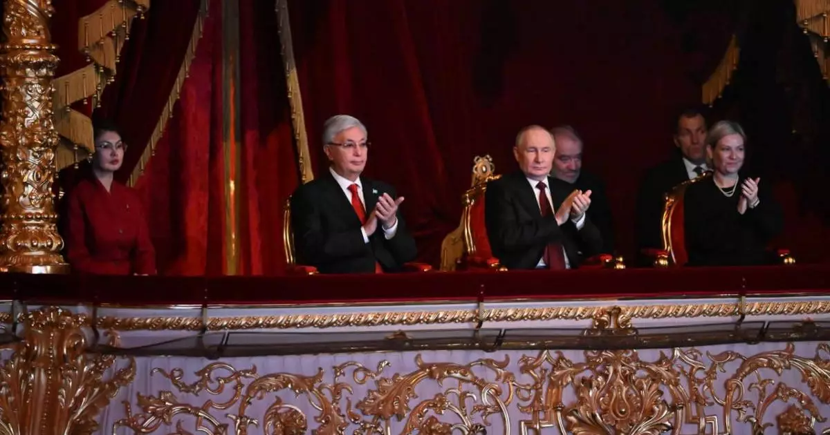  Қазақстан мен Ресей президенттері гала-концертті тамашалады 