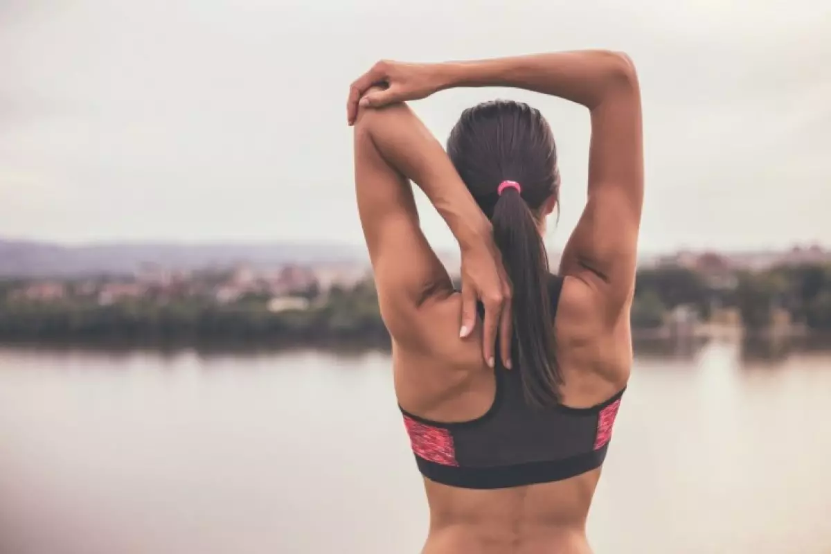 Пять неочевидных упражнений для идеальной осанки назвала балерина
