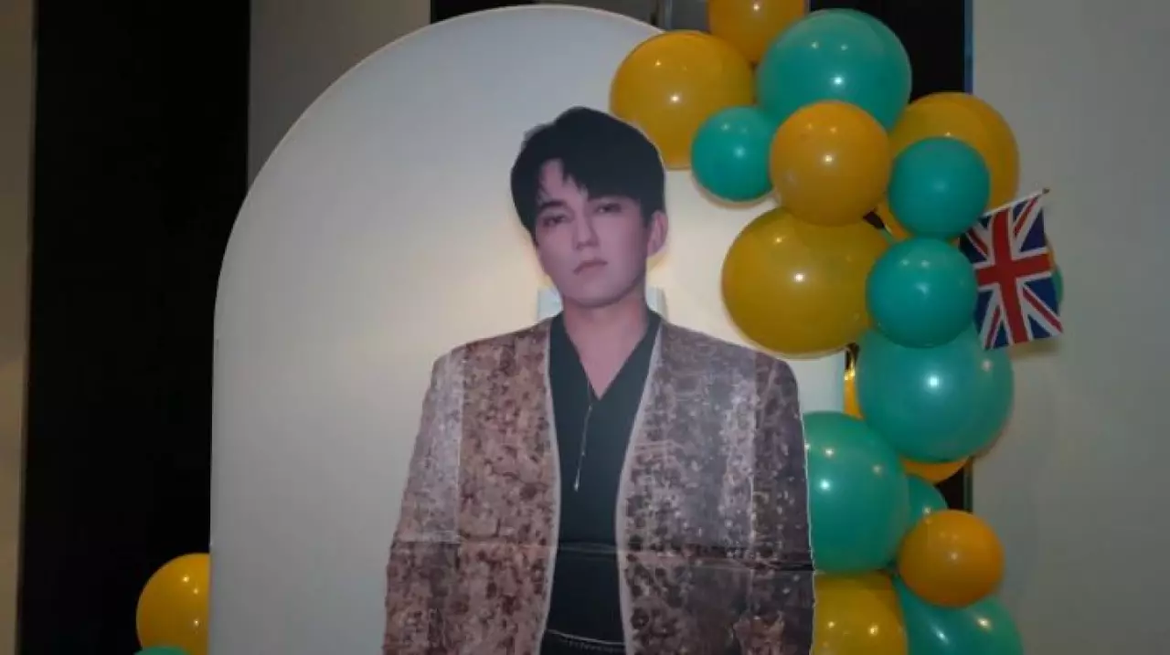 Димаш Кудайберген вдохновляет фанатов учить казахский