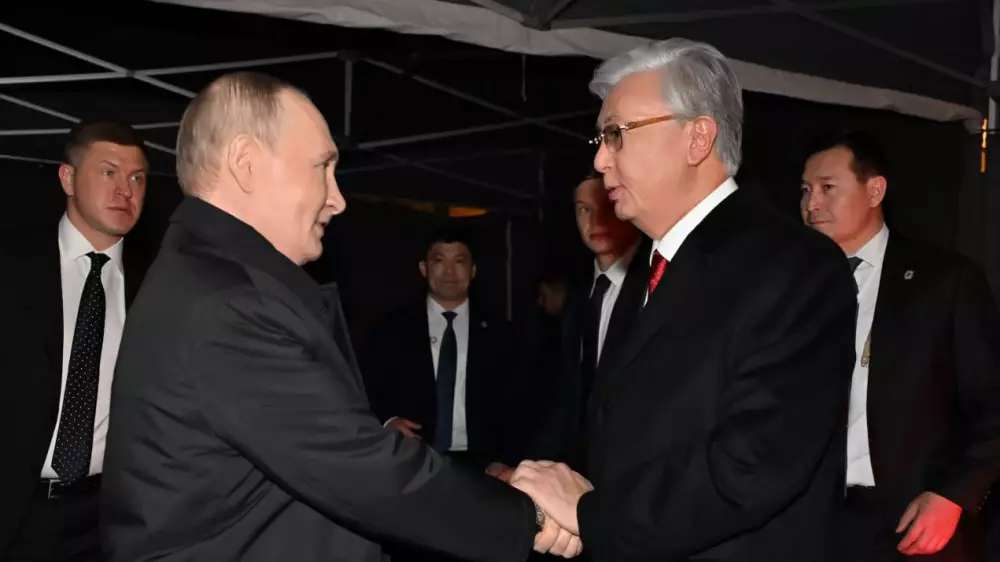 Президенты Казахстана и России тепло попрощались