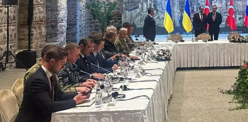 Украина объявила о приостановке переговоров с Россией