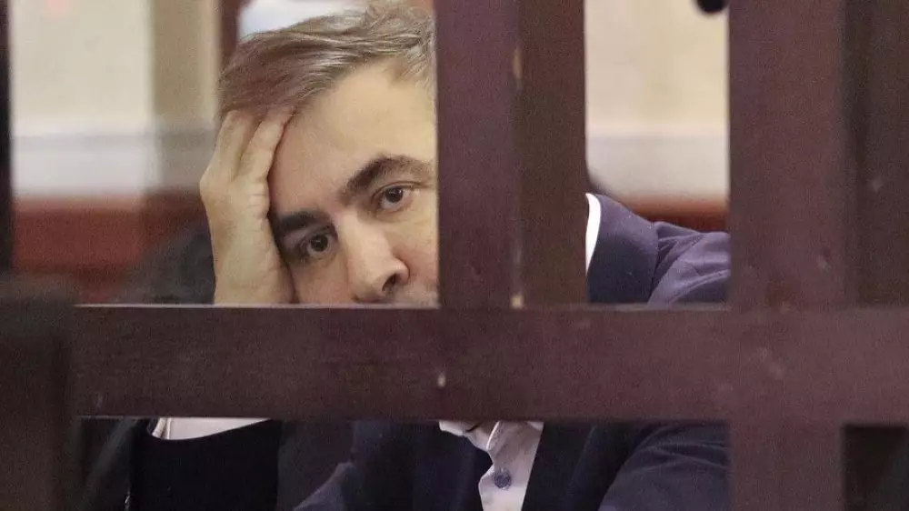 Экс-президент Грузии Саакашвили покинул клинику и снова оказался в тюрьме