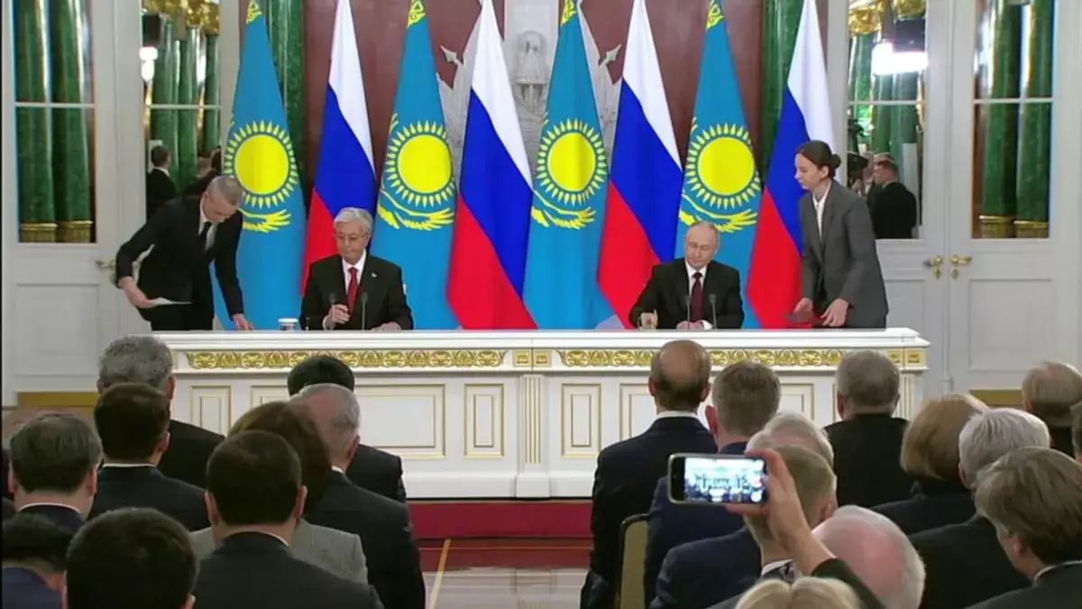 Токаев и Путин подписали Декларацию, которая меняет будущее Казахстана и России - новости на Lada.kz 12.11.2025