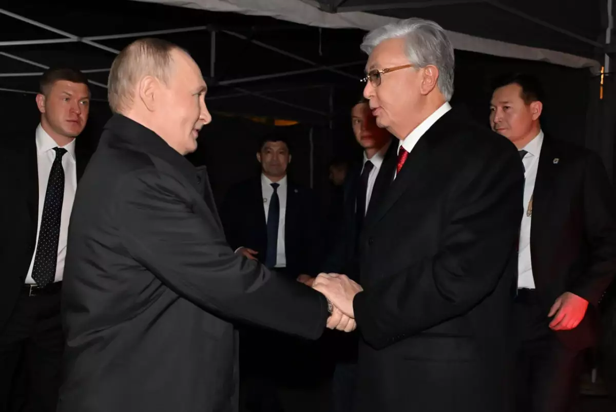 Президенты Казахстана и России тепло попрощались