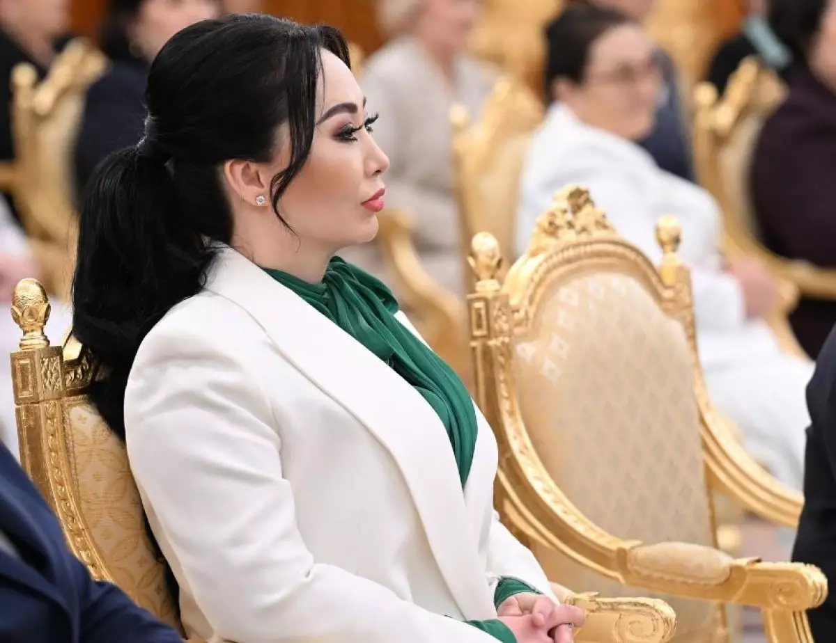 Каракат Абильдина растрогала фанатов встречей с мамой Ерке Есмахан