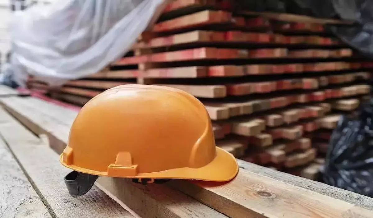 Работодатель выплатит 3,5 млн тенге пострадавшему на стройке костанайцу