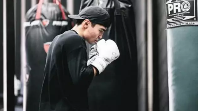 Тағы бір қазақ чемпион Американы бағындыруға аттанды