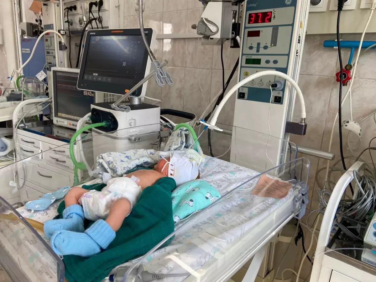 64 күн өмір үшін күрес: Алматыда салмағы 700 грамм болған нәресте аман қалды