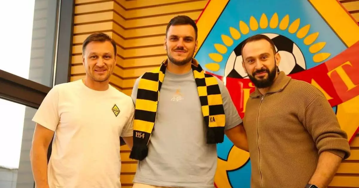  Қақпашы Александр Заруцкий​​​​​​​ «Қайрат» клубында қалатын болды 