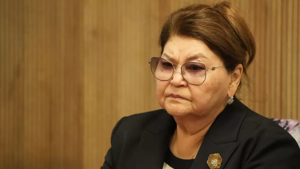 Миллион доллар көлеміндегі алаяқтық ісі: Бишімбаевтың анасы сотта жылап жіберді