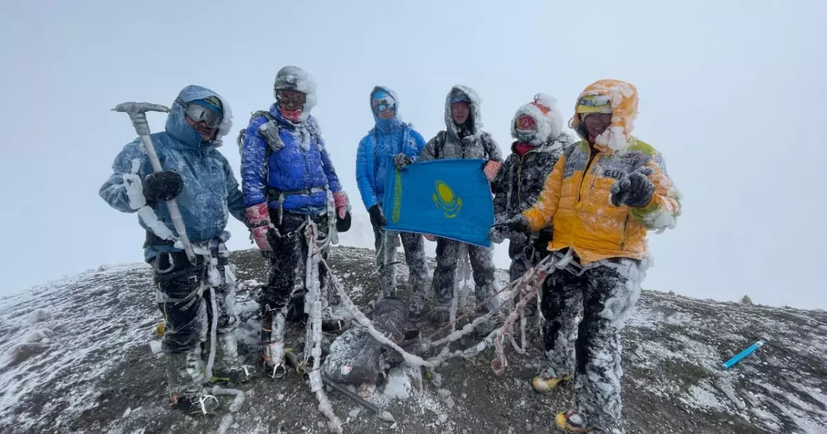   Қазақстанның Туы барлық құрлықта желбіреді: Ғалымжан Құспанов «7 жанартау» жобасын түйіндеді   