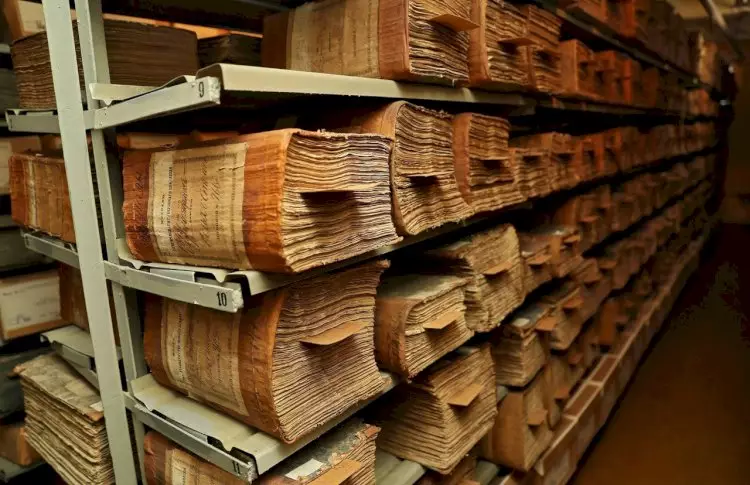 Архив қызметкерлерінің айлығы көбейеді