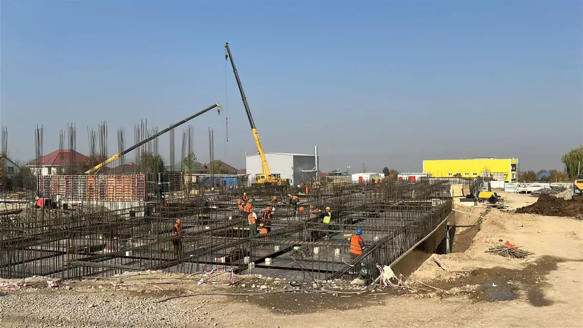 В Наурызбайском районе Алматы строятся 2 новые поликлиники и 3 ФОКа