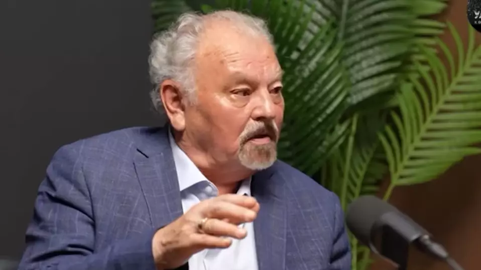 Тұңғышбай Жаманқұлов неге бәйбішесімен жиі жүрмейтінін айтты