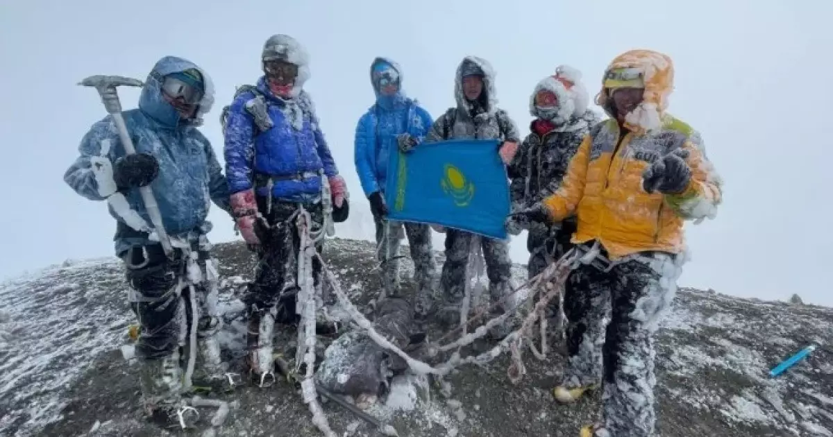  Ғалымжан Құспанов жеті жанартауды бағындырған альпинистер қатарына енді 