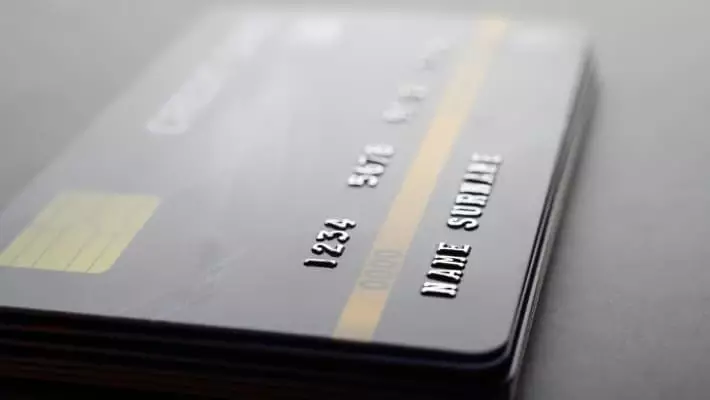 ЦБ разрешил детям с 14 лет самостоятельно открывать банковские карты