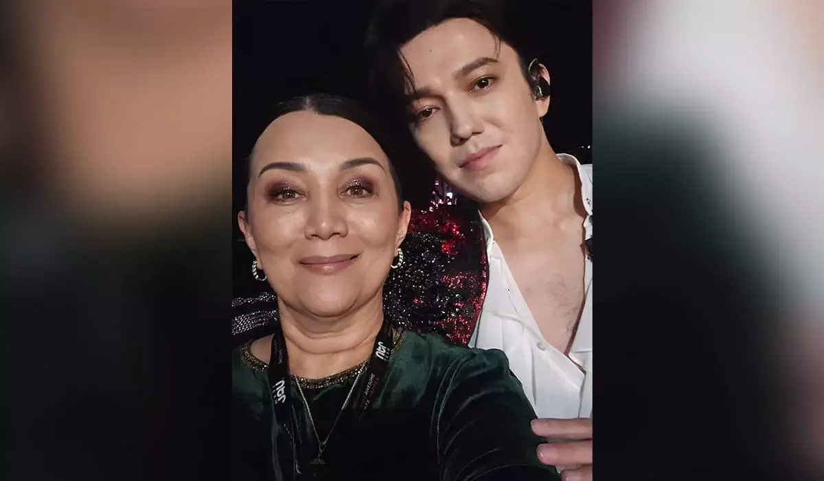 Селфи Димаша с мамой перед концертом в Лондоне растрогало поклонников