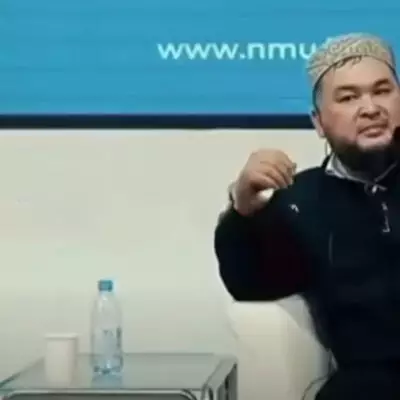 В Алматы преподаватель заявил, что «доказательство существования бога идёт от педофилов»