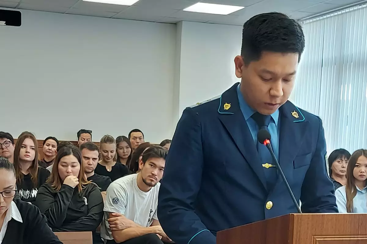 «Меня поливают грязью, а я хочу сказать правду»: в суде по делу Яны Легкодимовой выступил Ризуан Хайржанов