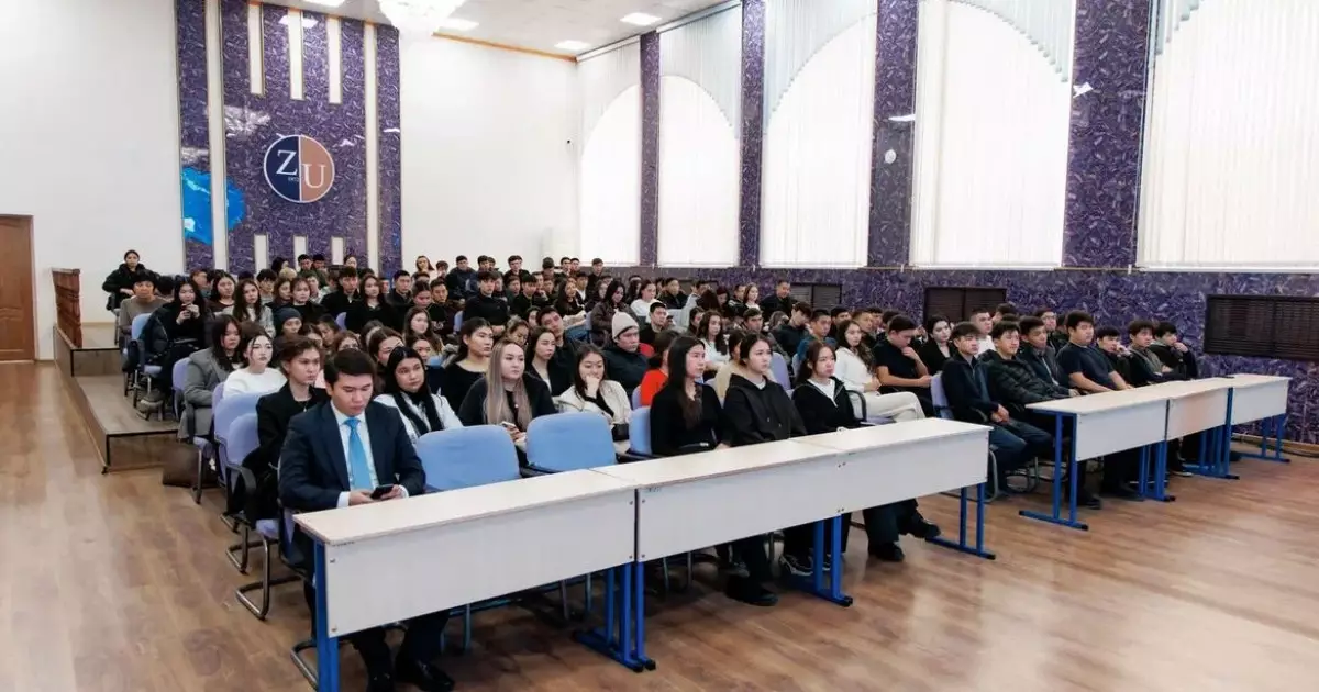   Жетісу университетінде құқықтық мәдениет туралы дәріс өтті   