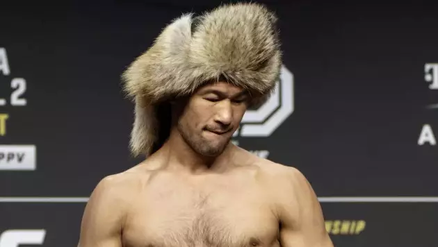 Звезда UFC дал прогноз на титульный бой в весе Рахмонова