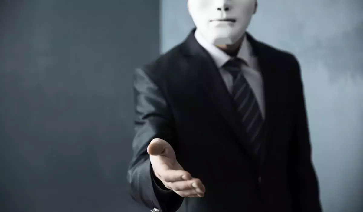 «Соврал о смерти отца и матери»: астанчанин завладел деньгами больше 20 коллег