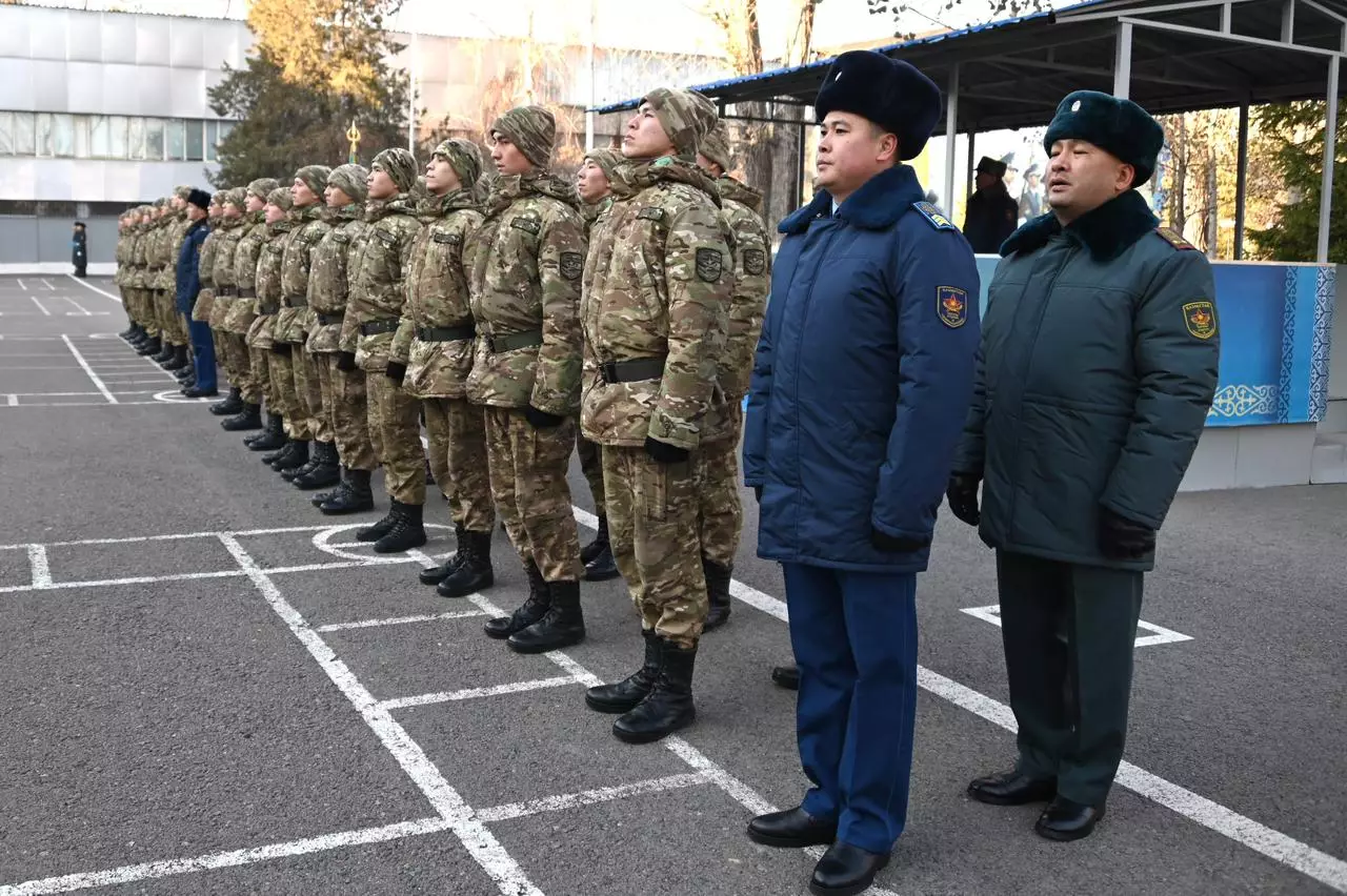 После присяги — в университет: шесть солдат ВИИРЭС получили гранты