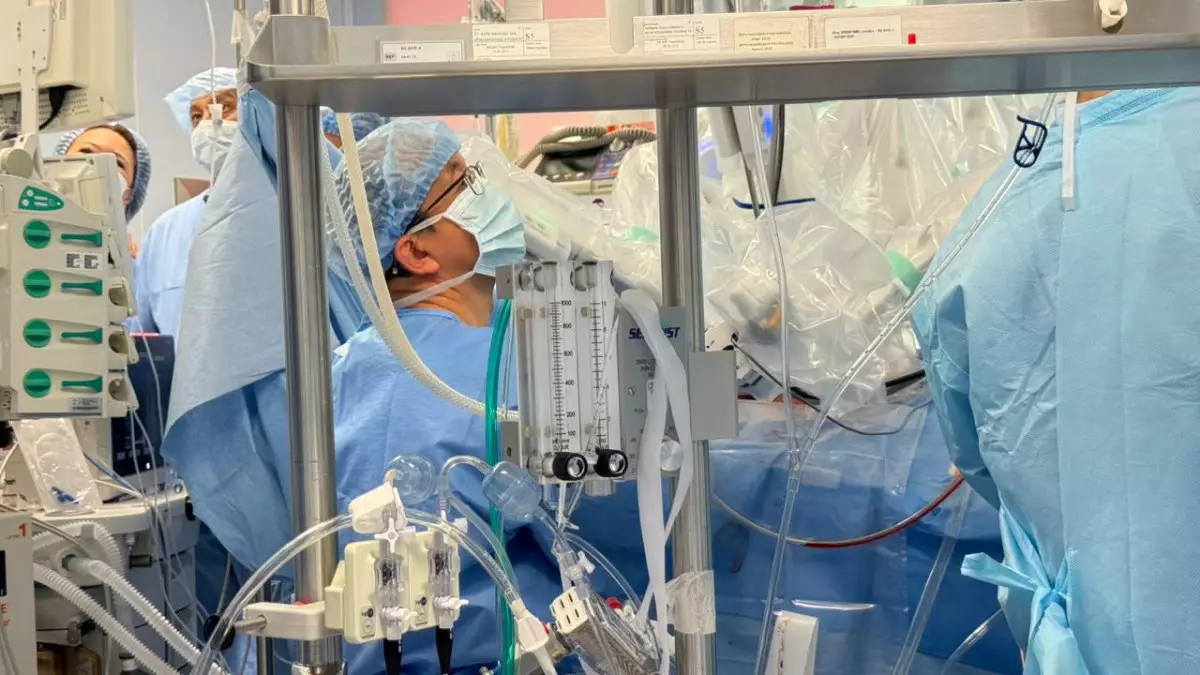 Қазақстанда алғаш рет жүрекке робот операция жасады