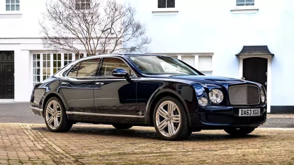 Bentley короля Великобритании выставили на аукцион