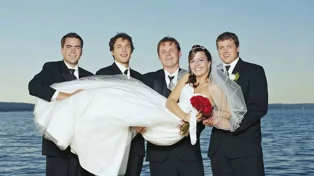 "2050 жылдары бірнеше күйеу алуды заңдастыруымыз мүмкін" деп болжады экономист