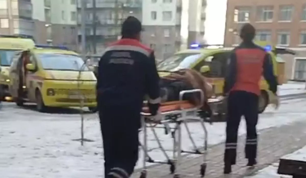 Астанада үстіне лифт құлап кеткен екі жұмысшы ауыр хәлде жатыр