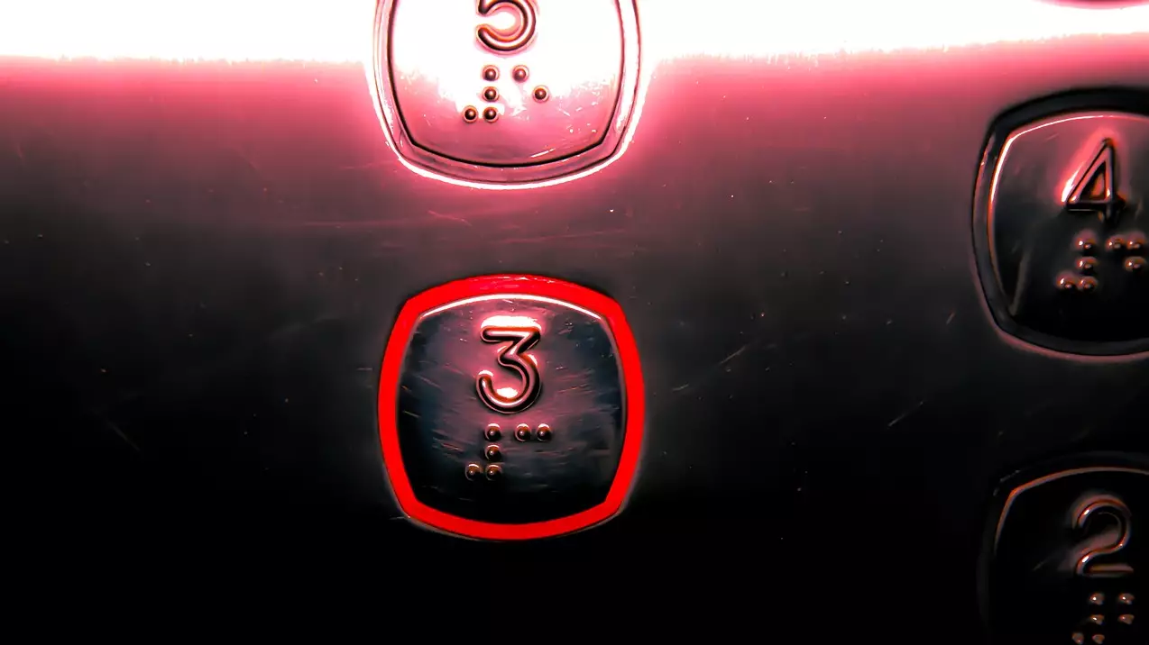 Астанада лифт құлап бір адам қаза тапты: аман қалғандардың жағдайы қалай