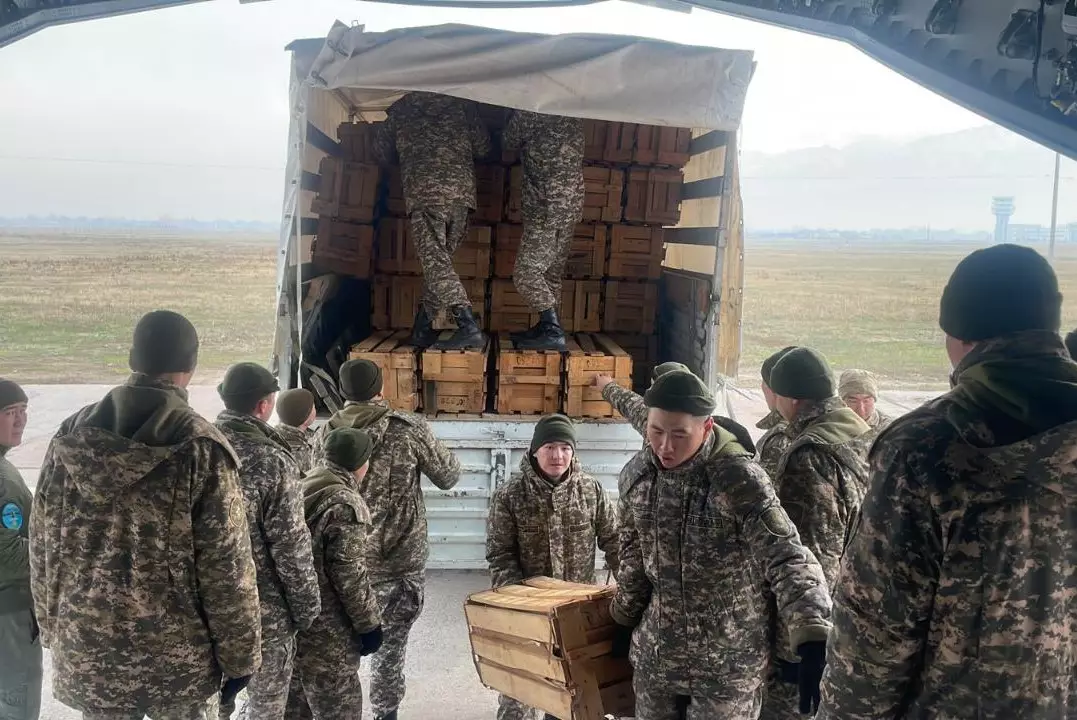 Казахстан направил гуманитарный груз в Афганистан