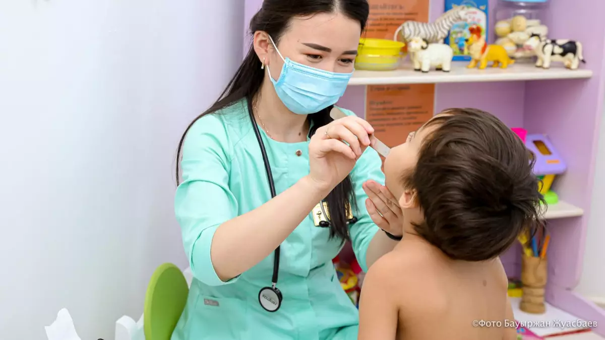 Что за грипп, которым болеют дети в Казахстане