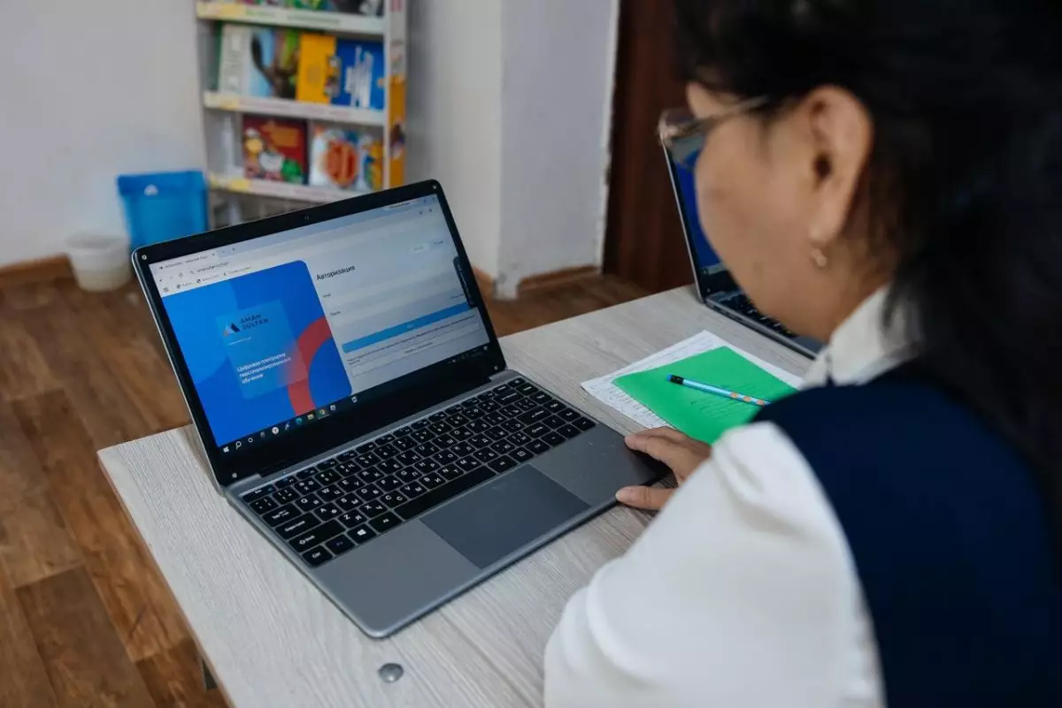 В Атырауской области около 90 тысяч школьников обучаются на платформе AmanSultan