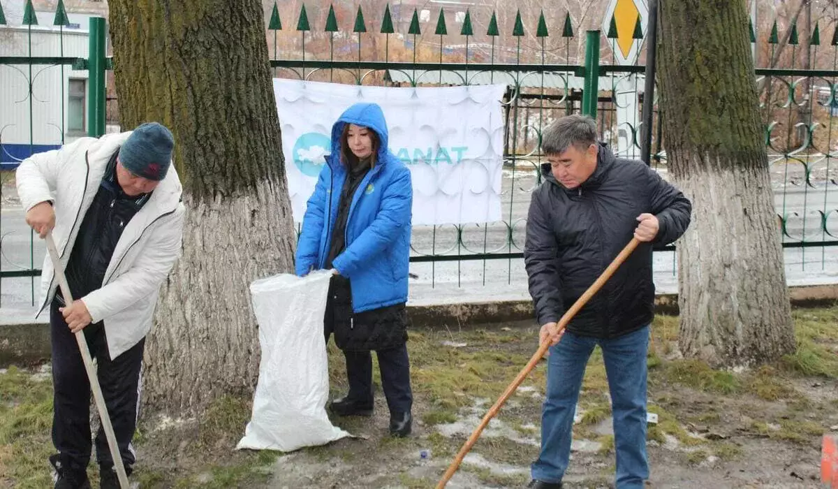 «Таза бейсенбі»: молодежь и жители регионов активно участвуют в экоакции партии «AMANAT»