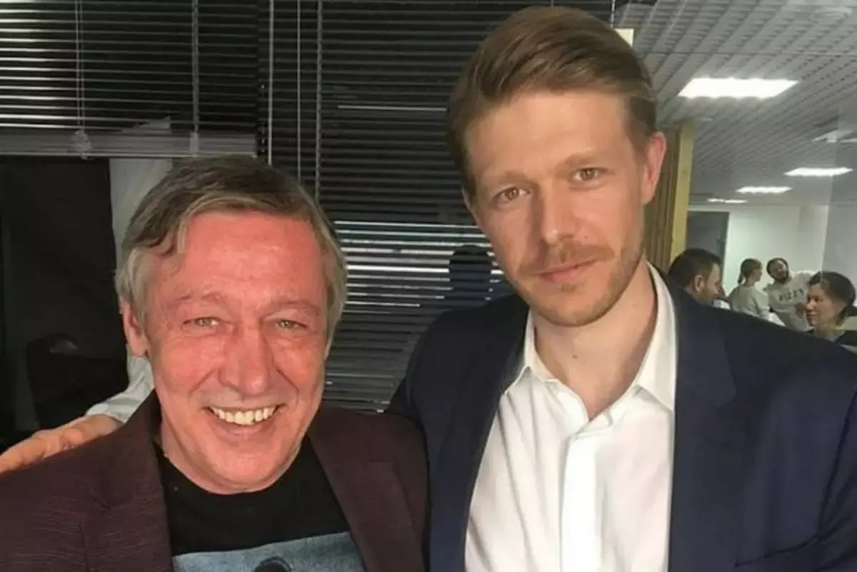 Никита Ефремов о семейном «проклятии»: как актер разорвал цепь зависимостей длиною в три поколения - новости на Lada.kz 13.11.2025