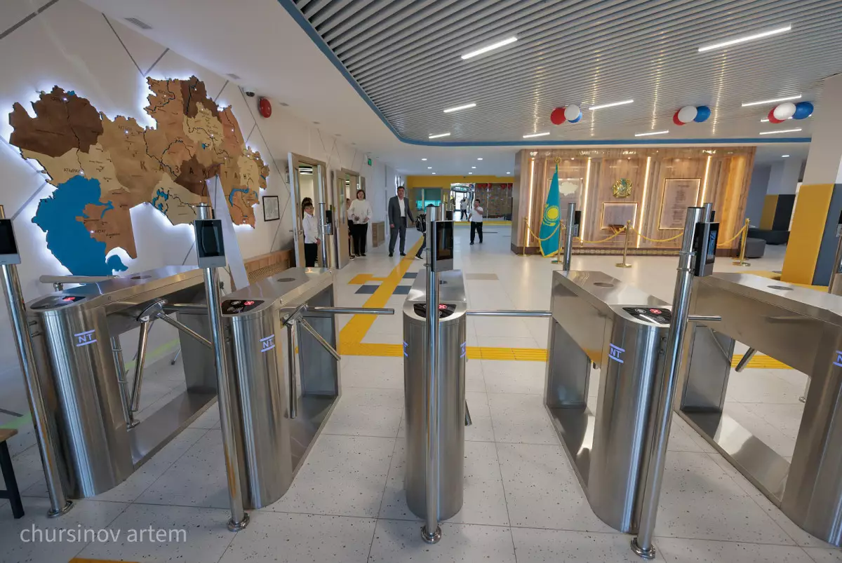 Казахстанским школьникам напомнили об ответственности за ложные сообщения о терактах